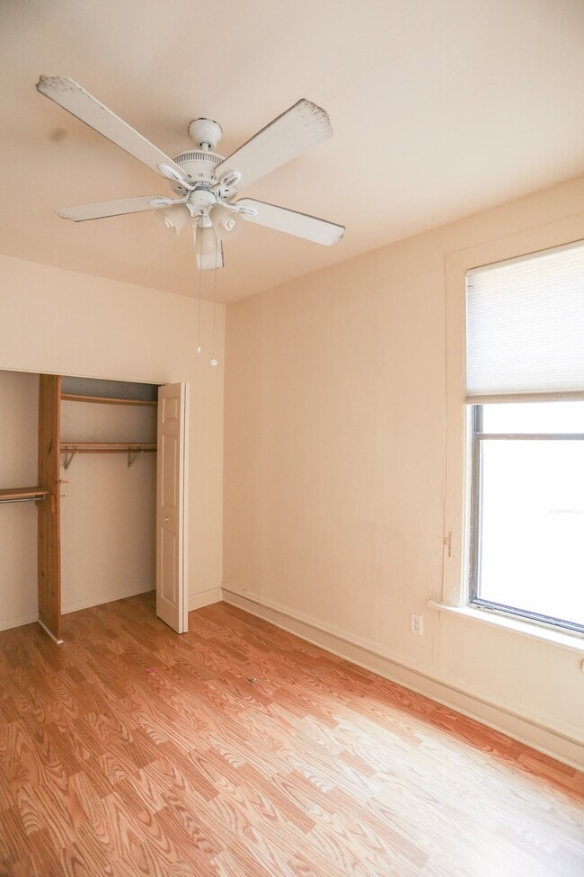 Photo - 840 W Cornelia Ave Unit 1