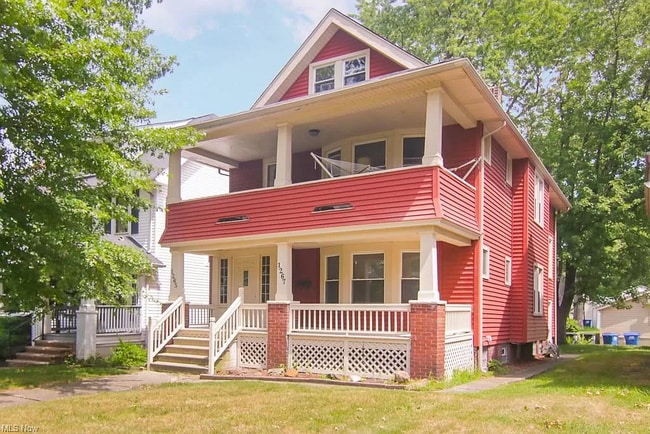 Front - 1265 W Clifton Blvd Unit upper