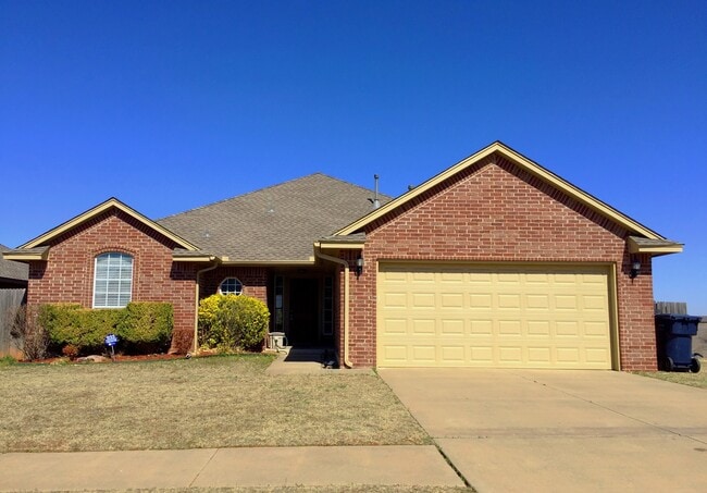 Building Photo - 1745 Sq. Ft.- Open Floor Plan- Edmond Schools Rental