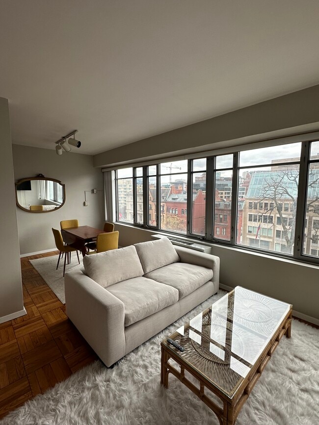 Photo - 1711 Massachusetts Ave NW Unidad 607