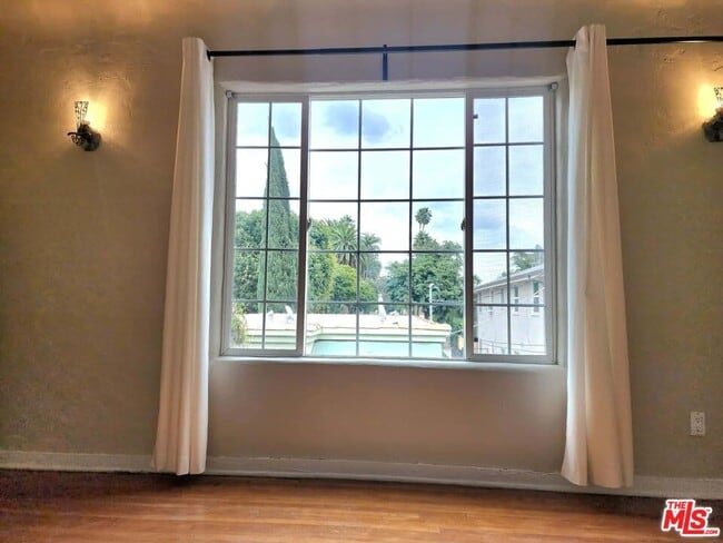 Photo - 1163 N Genesee Ave Unit 1163 1/2