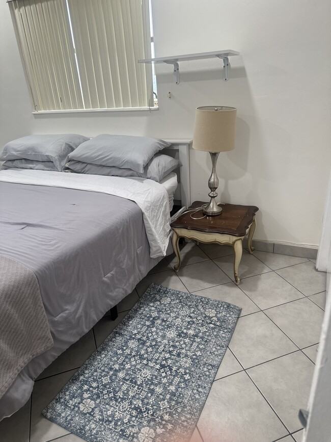 Photo - 371 SW 8th St Apartment Unit H2