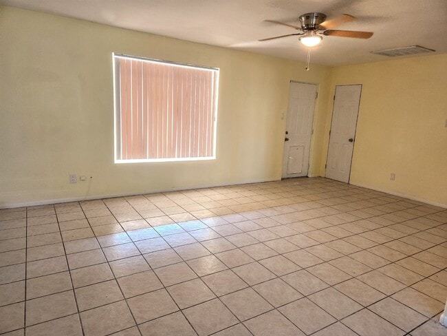 Photo - 4 BEDROOM SINGLE FAMILY HOME FOR LEASE PHOENIX