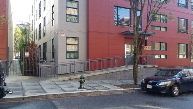 Photo - 2337 Champlain St NW Unidad PH409