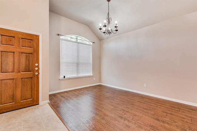 Photo - 9704 Pasatiempo Dr