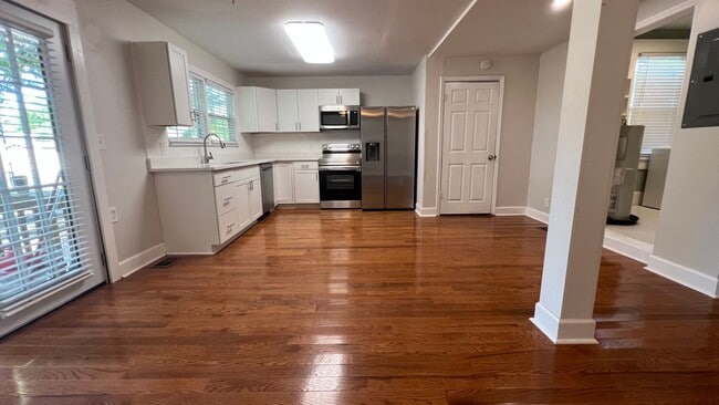 Photo - Renovated larg single family home! 2,200+ sf