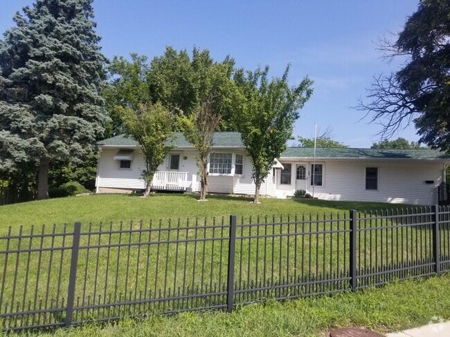 Building Photo - 203 Center Pl Rental