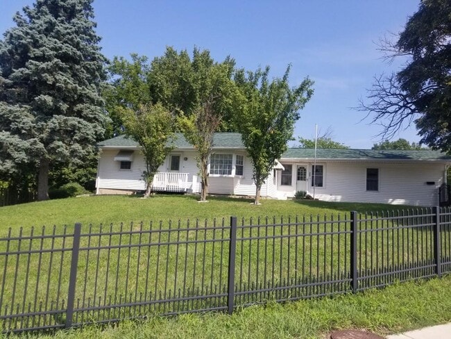 Building Photo - 203 Center Pl Rental