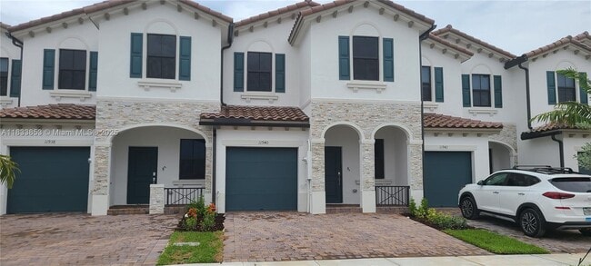 Photo - 11940 SW 247th Ter Townhome