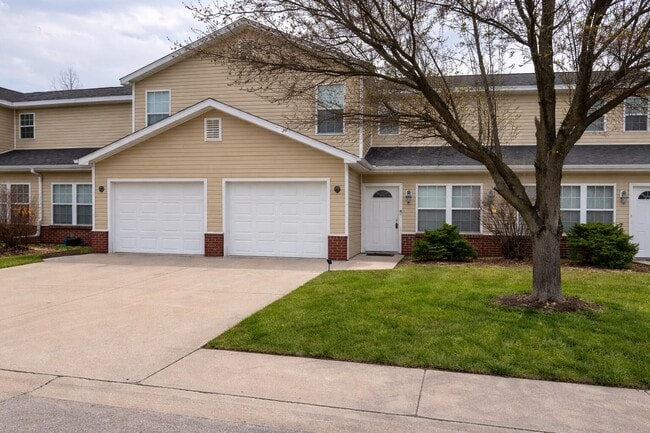 Building Photo - 5000 Derby Ridge Dr Unit 208