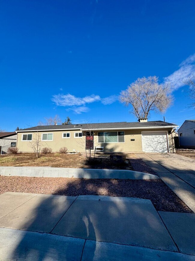 Photo - Charming 3 bedroom/2 bath close to UCCS