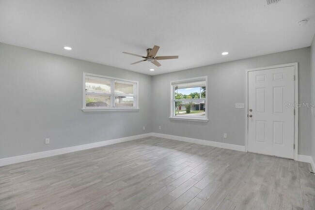 Photo - 2115 Messina Ave