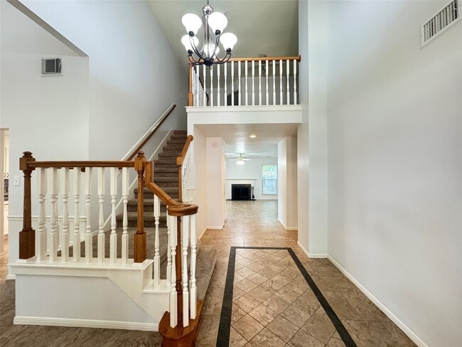 Photo - 210 Rolling Plains Dr