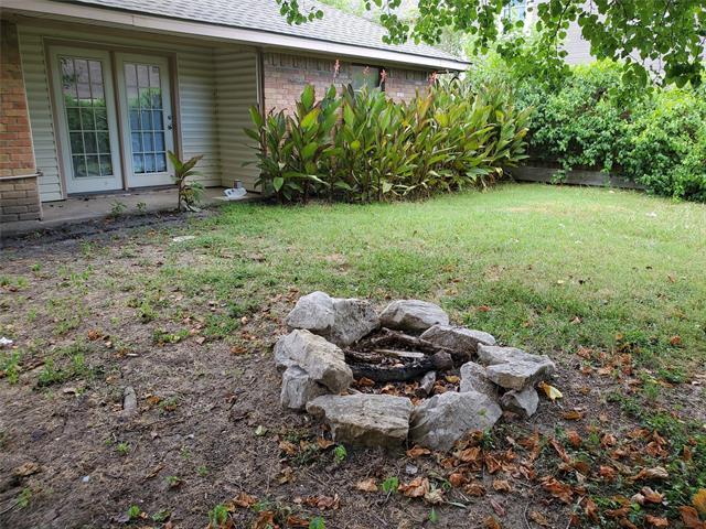 Photo - 609 Trout St