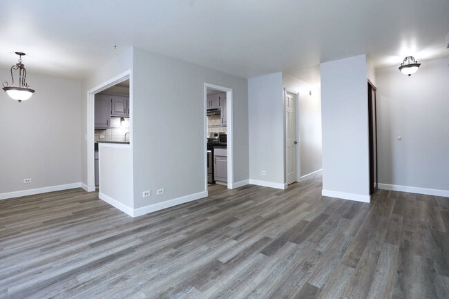 Photo - 236 Deerpath Ct Unit B1