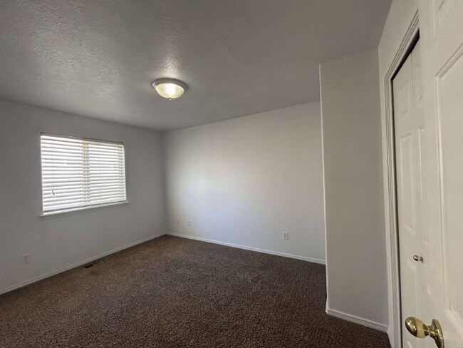 Photo - 682 Beta St Casa Adosada