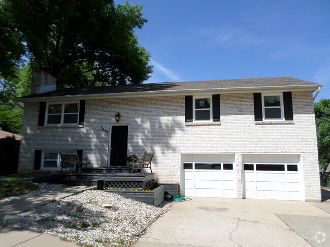 Building Photo - SHORT TERM LEASE ONLY Rental