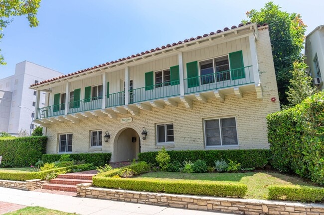 Don Carlos Apartments