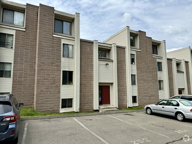 Building Photo - 249 Burgundy Hill Ln Unit 249 Rental