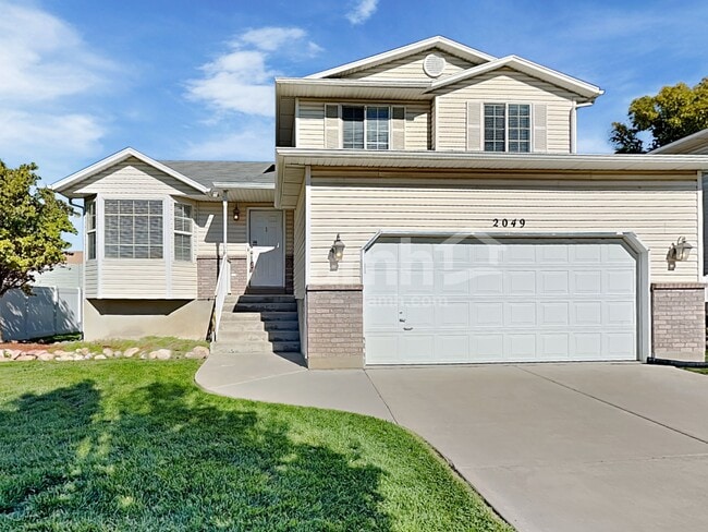 Building Photo - 2049 S Fremont Crest Ave W