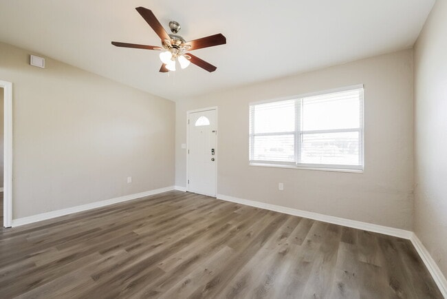 Photo - 1412 Brookhill Dr