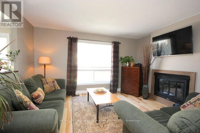 Photo - 18 Chickasaw Crescent