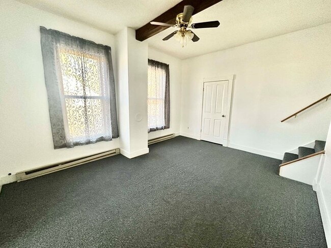 Photo - 19385 Main St