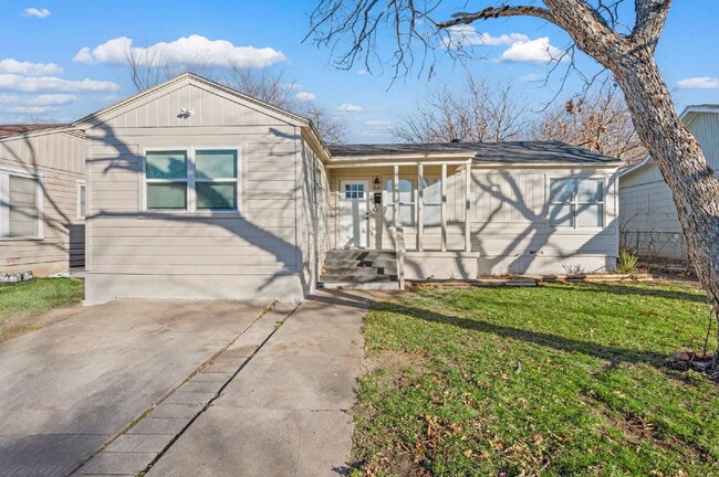 Building Photo - "Updated 4-Bedroom Gem in Fort Worth – Close to all things Ft Worth!"