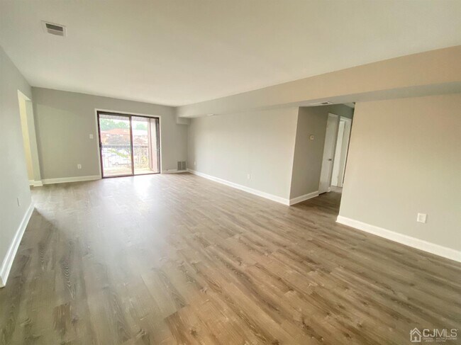 Photo - 1429 Raspberry Ct