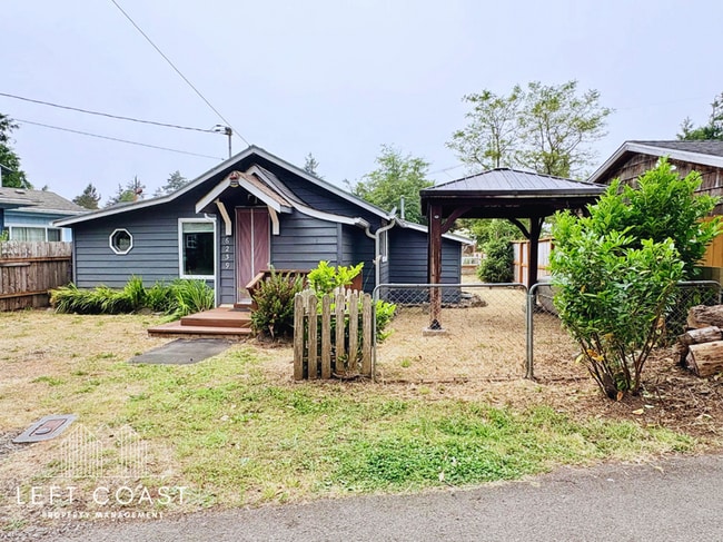 Building Photo - 6239 SW Jetty Ave