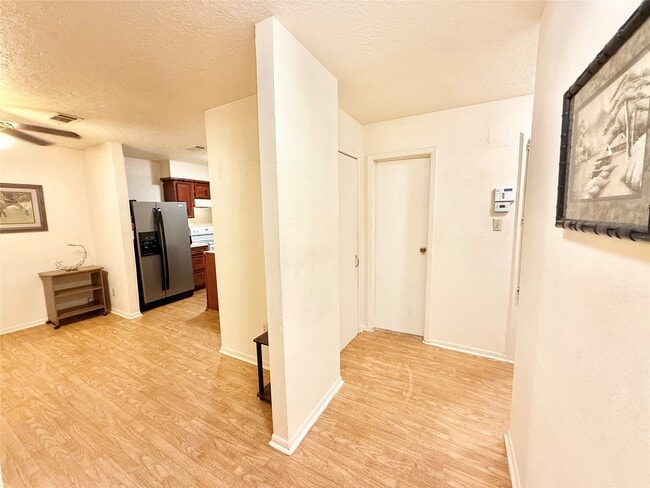 Building Photo - 2501 Shady Creek Ln Rental