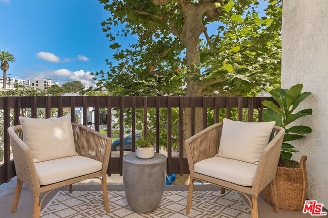 Photo - 1433 Barry Ave Unit 202