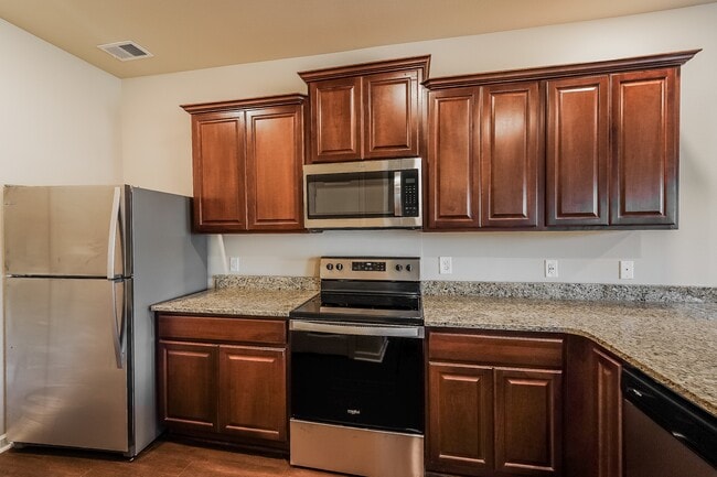 Photo - 165 Clover Ln