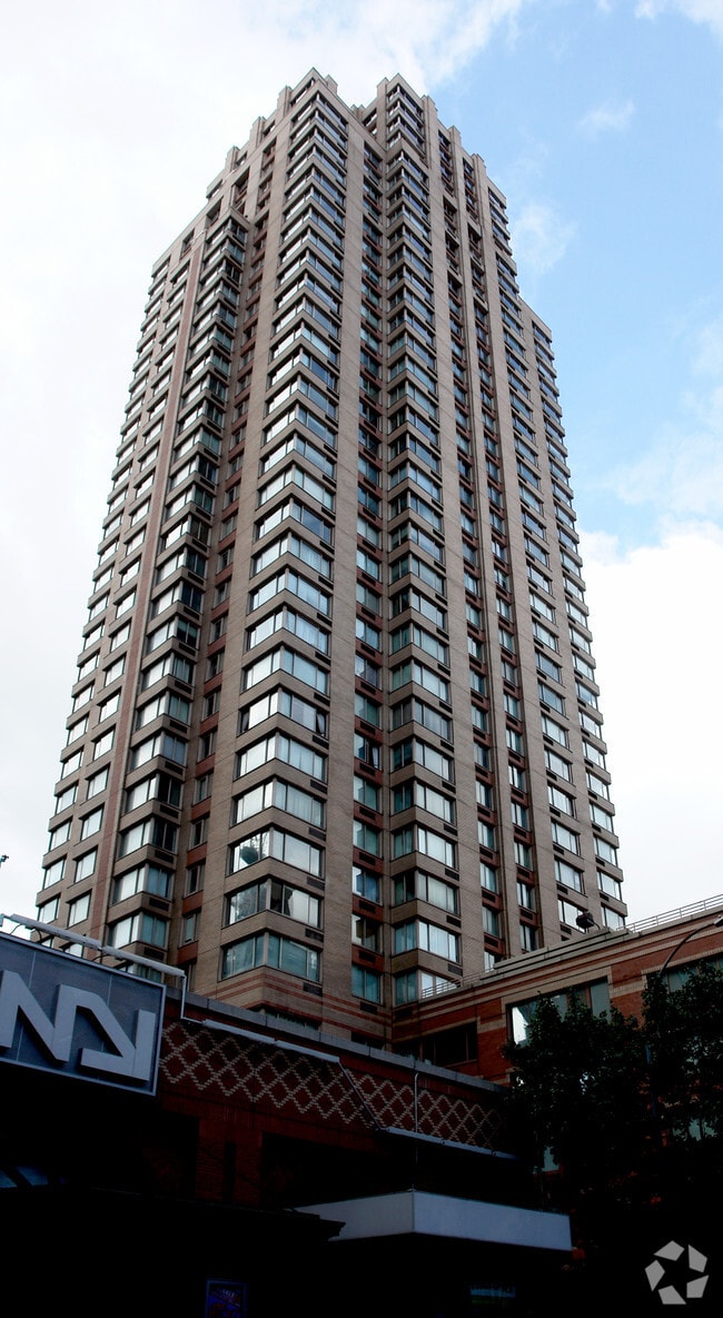 Photo - Two WorldWide Plaza