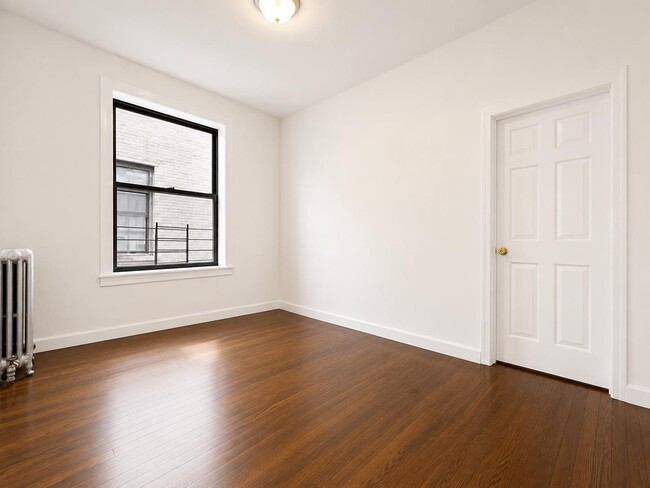 Photo - 529 W 151st St Unidad 42