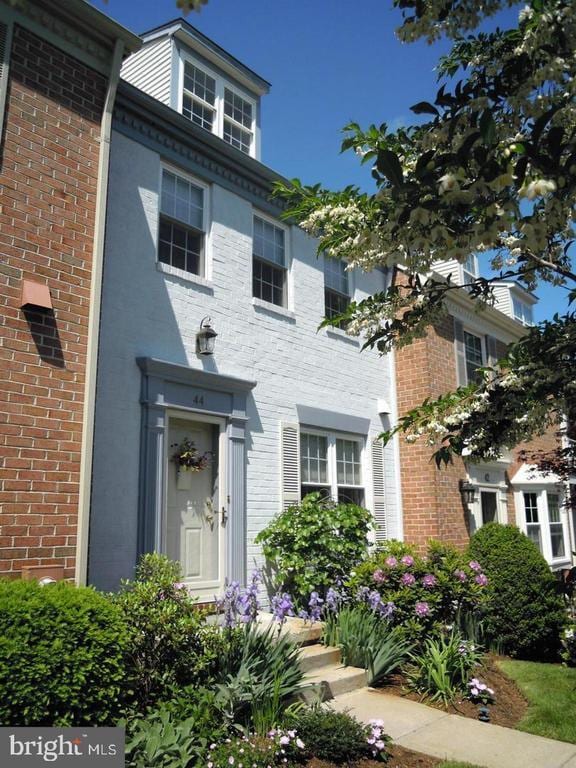 Photo - 44 Merrion Ct Townhome