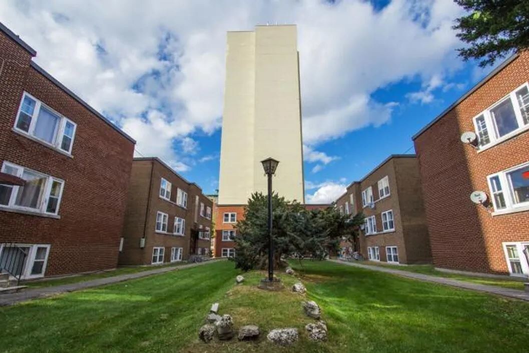 Photo - 641-649 Rideau St