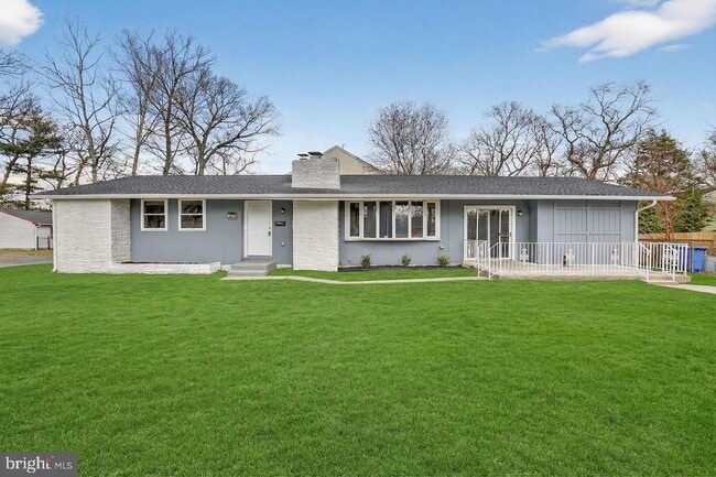 Building Photo - 1102 Evergreen Blvd