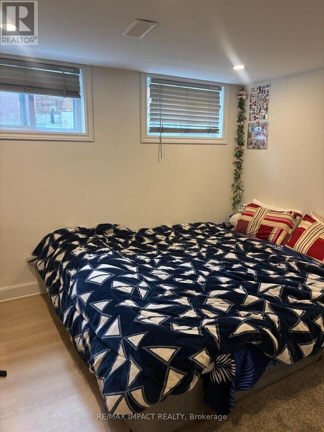 Photo - 20 Gillrie Ct