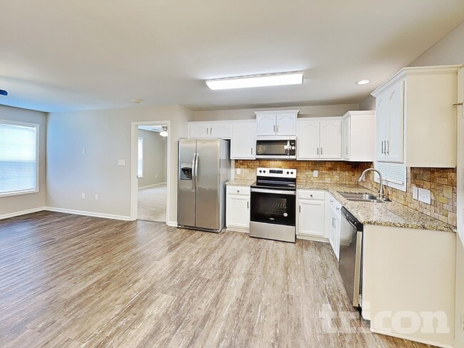 Photo - 1657 Lemming Dr SE