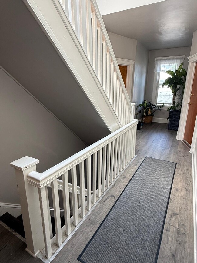 281 Hollywood Ave Unit 2L