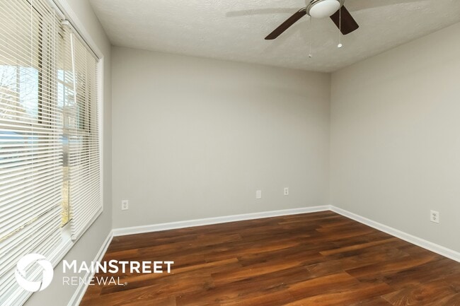 Photo - 8161 Collier St SW