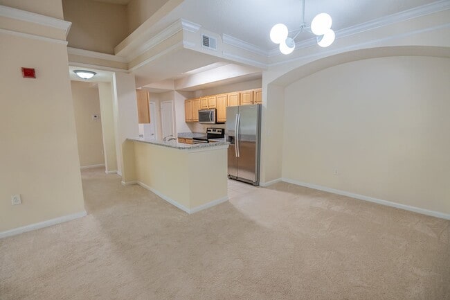 Building Photo - Beautiful 3 Bedroom, 2 Bath with Volume ceilings and Private Garage!