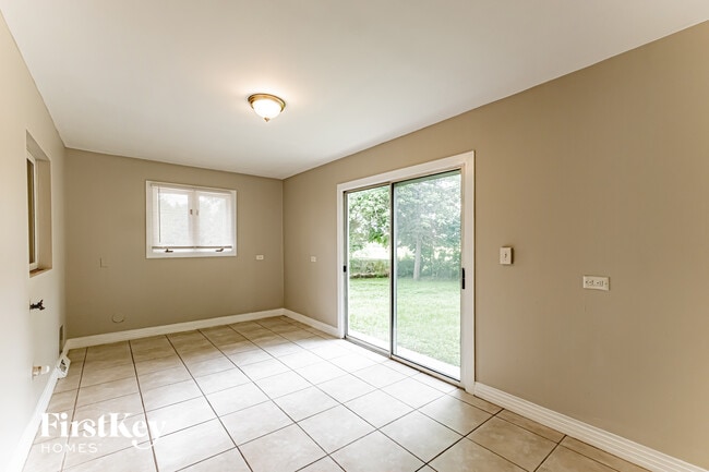 Photo - 1770 Lily St