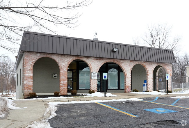 Royal Mall Apartments & Townhomes - Royal Mall Apartments & Townhomes