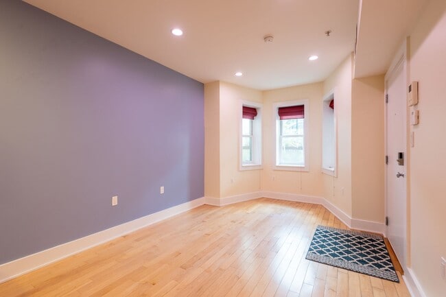 Photo - Lovely 1 BR + 1 Den/2 BA Condo in Mt Verno...