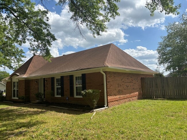 Photo - Welcome to 3829 Northcliff Drive!