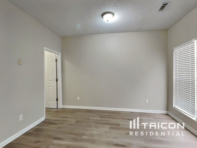 Photo - 5090 Oakley Commons Blvd