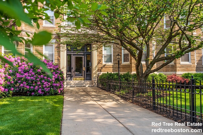 Photo - 107 Queensberry St Unit 1