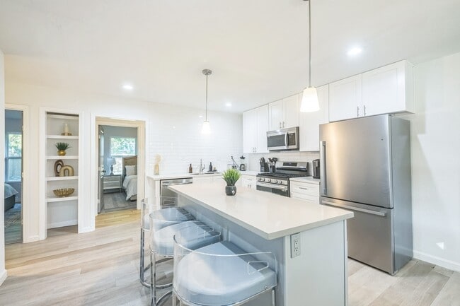 Photo - 5236 Perry St